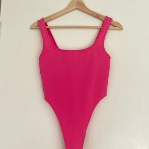 ALO Airbrush Hot Shot Bodysuit Hot Pink - S